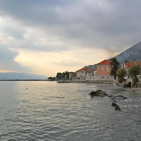 Appartamento One-bedroom With Sea View In