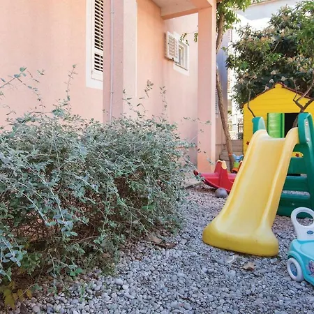 One-bedroom With Sea View In Appartamento