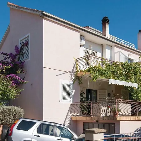 One-bedroom With Sea View In