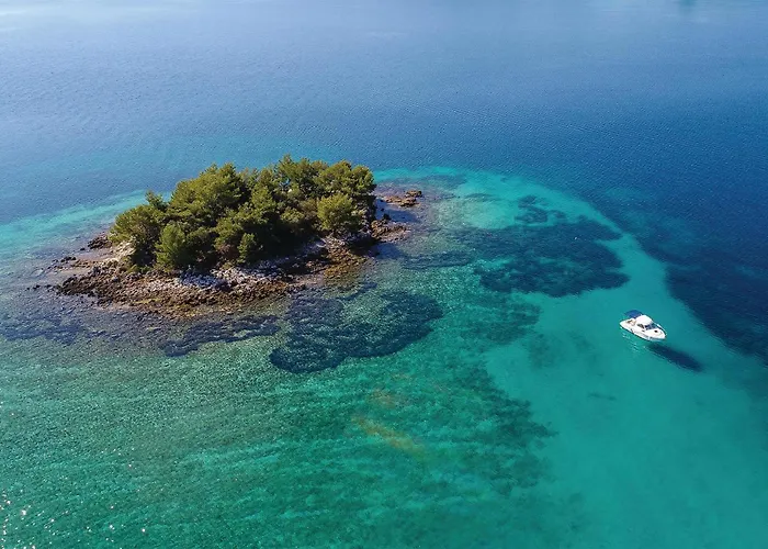 One-bedroom With Sea View In أوروبيتش