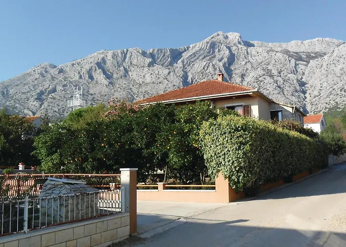 One-bedroom With Sea View In شقة