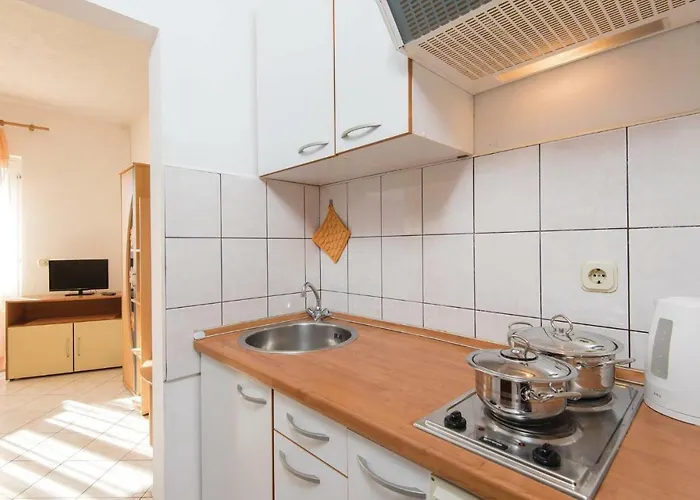 One-bedroom With Sea View In شقة